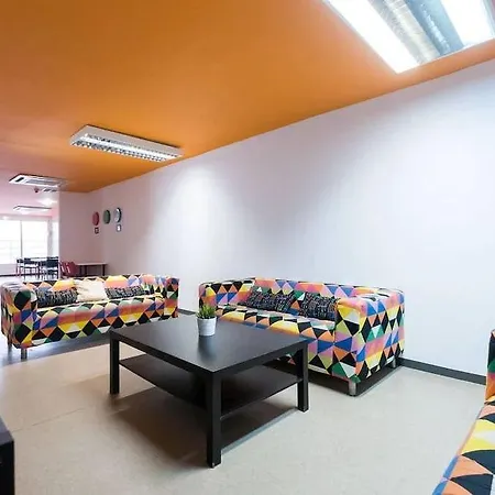 Arc House Vandrarhem *