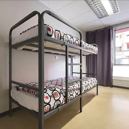 Arc House Vandrarhem *