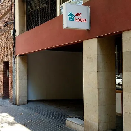 ホステル Arc House