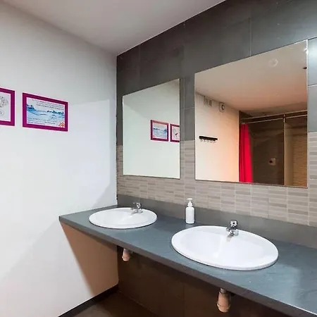 Hostel Arc House